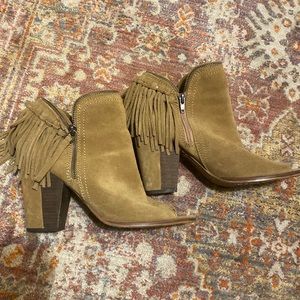 Dolce Vita open toe suede fringe heel 8.5